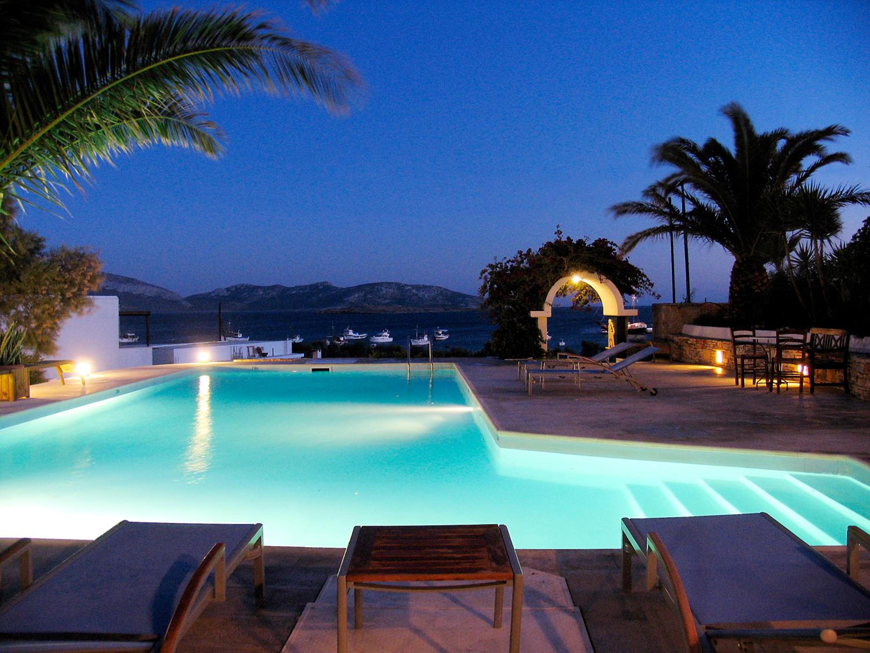 Keros Art Hotel 56/60