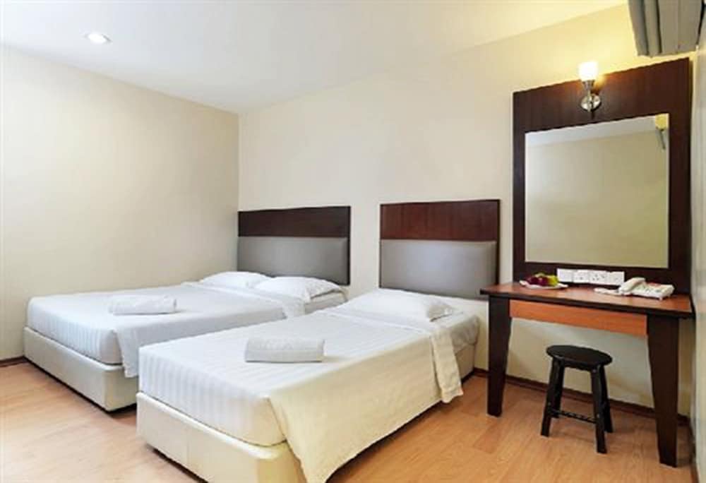 Fenix Inn 24/54