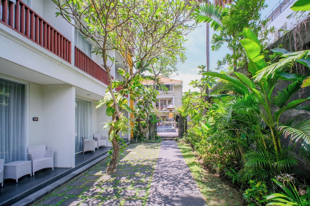 Transera Kamini Legian Hotel 20/28
