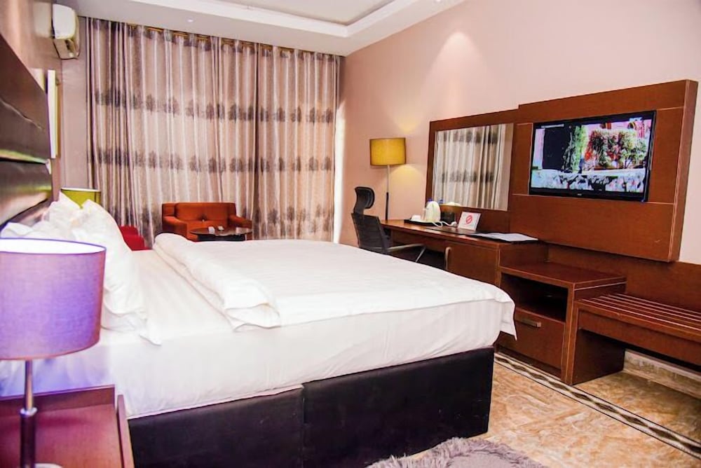 Grand Hyatt Hotels 11/50