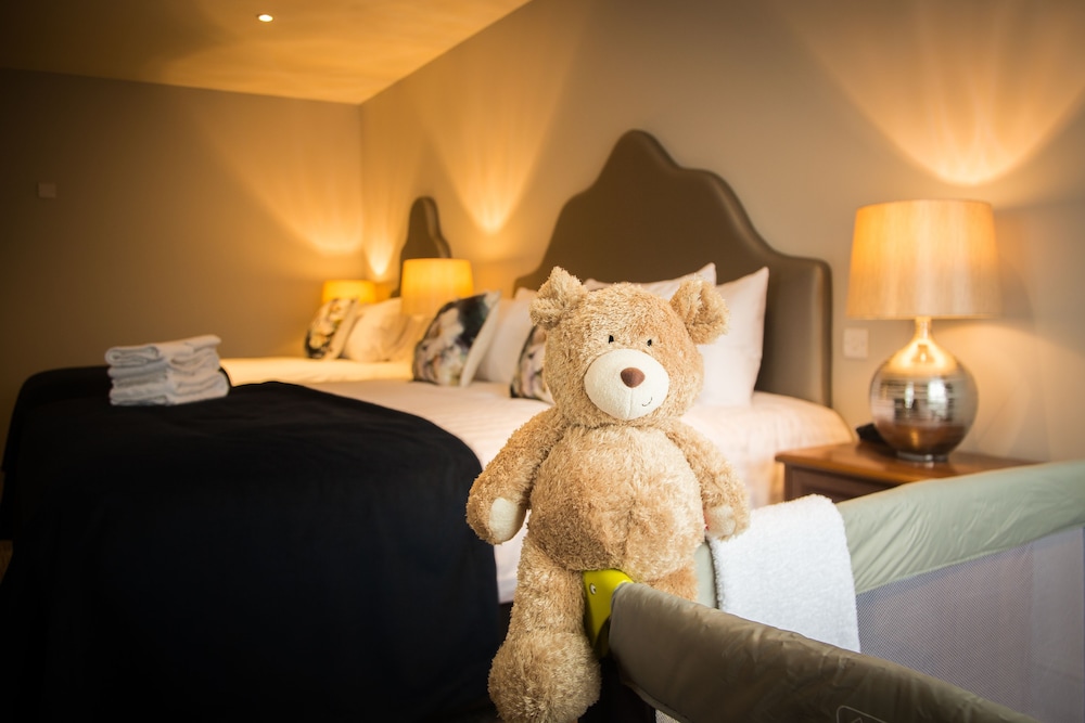 Longcourt Hotel 34/46