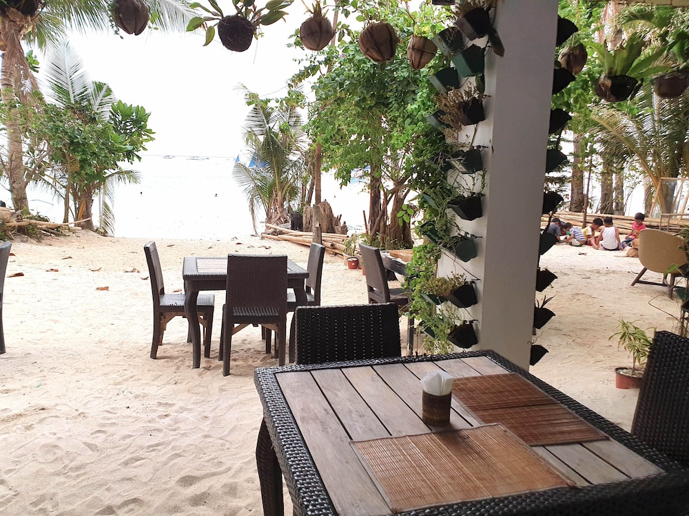 Kaiyana Boracay Beach Resort 28/50