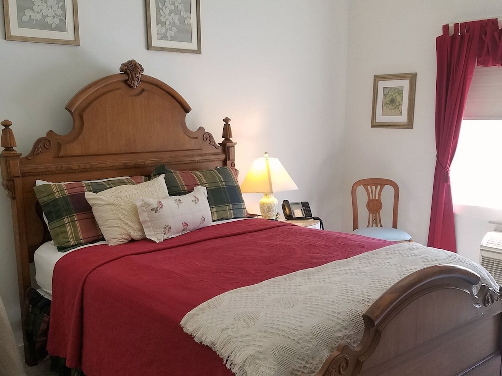 Camelot Restaurant Inn 5/50