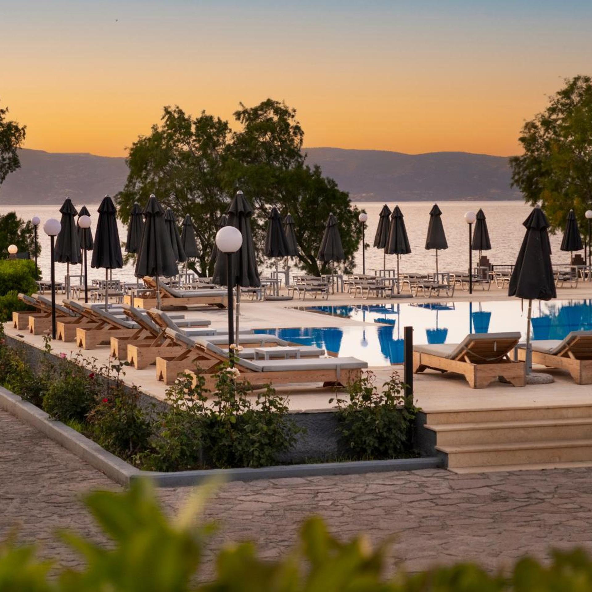 Bella Vista Hotel 66/78