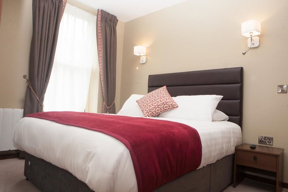 DELUXE, DOUBLE BED