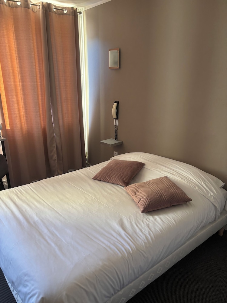 HOTEL L'ANGE COURONNÉ 6/17