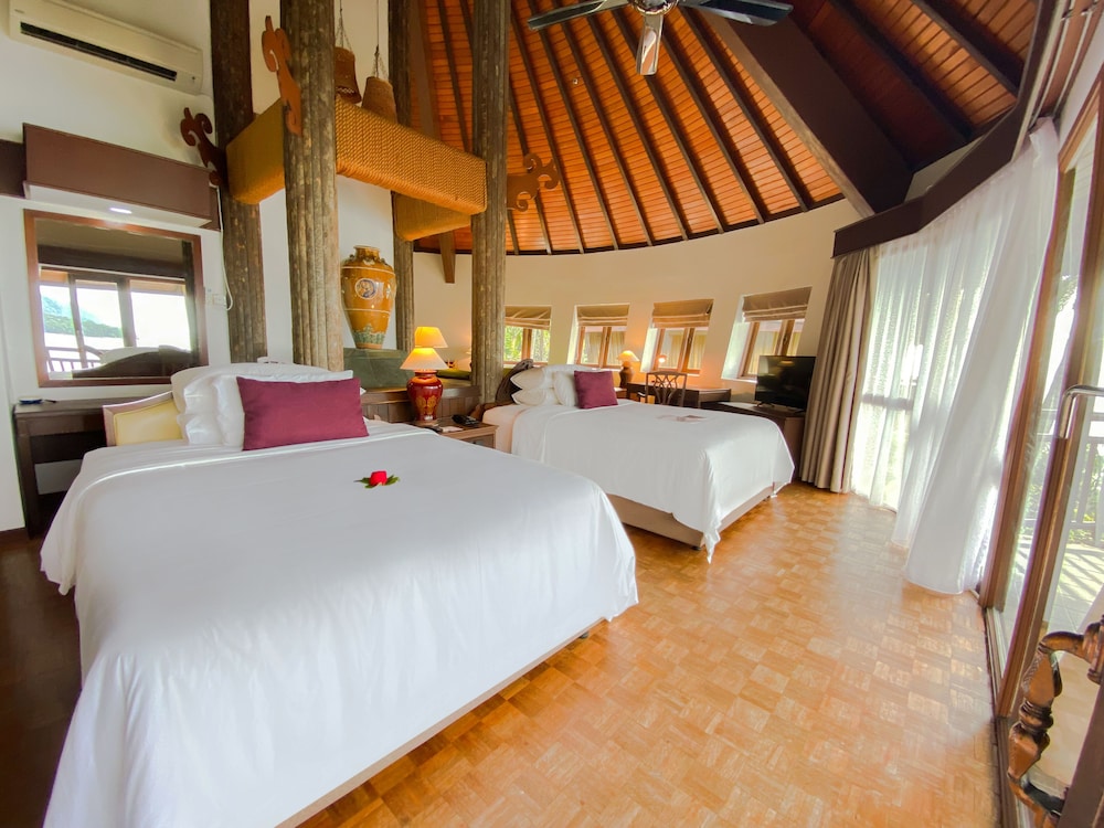 DAMAI BEACH RESORT 21/63