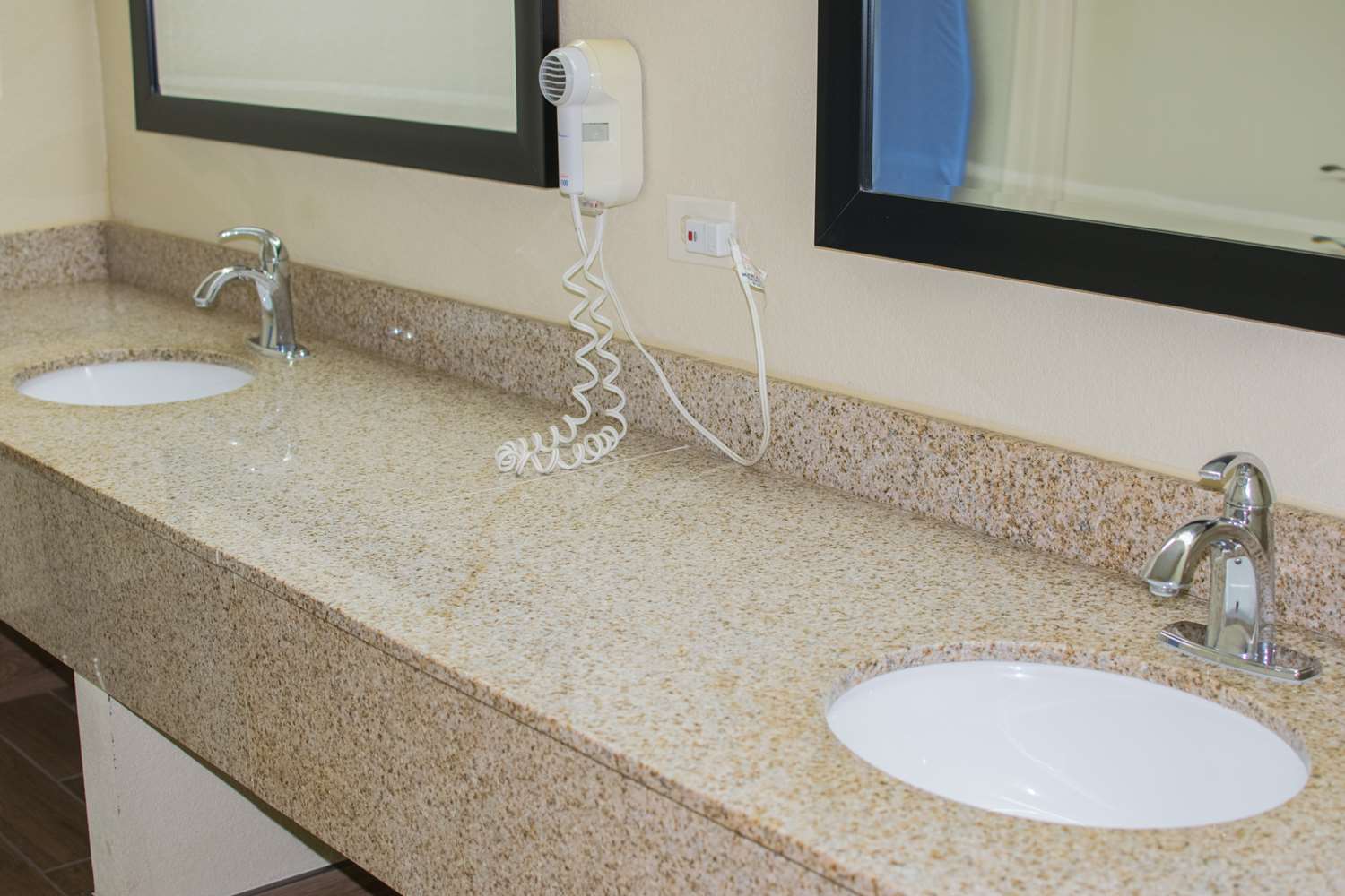 غرفة بسريرين كوين مع أريكة، Best Western Coachlight 4/4
