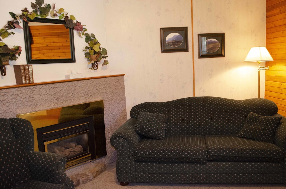 Crandell Mountain Lodge 35/66