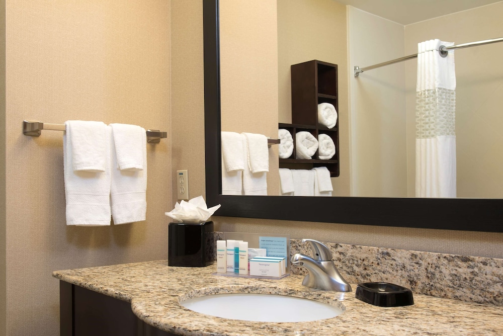 Hampton Inn Suites Crawfordsville 25/51