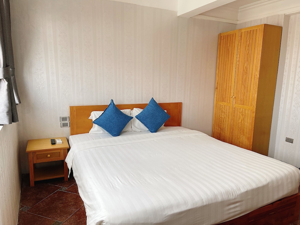 Hanoi Central Park Hotel 11/54