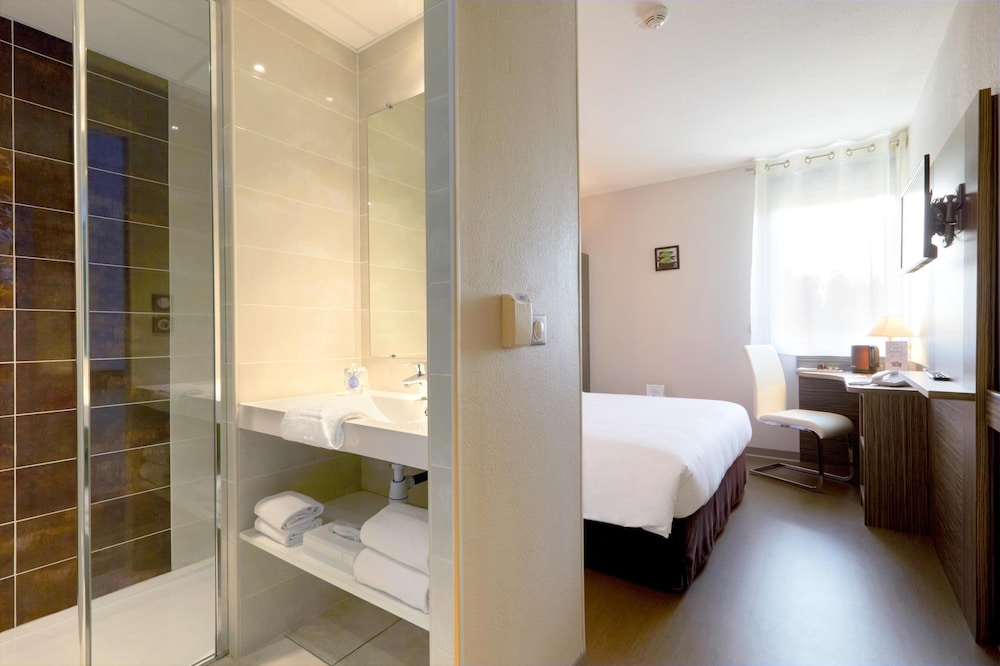 HOTEL KYRIAD SAINT CHELY D'APCHER - AIRE DE LA LOZERE 42/42