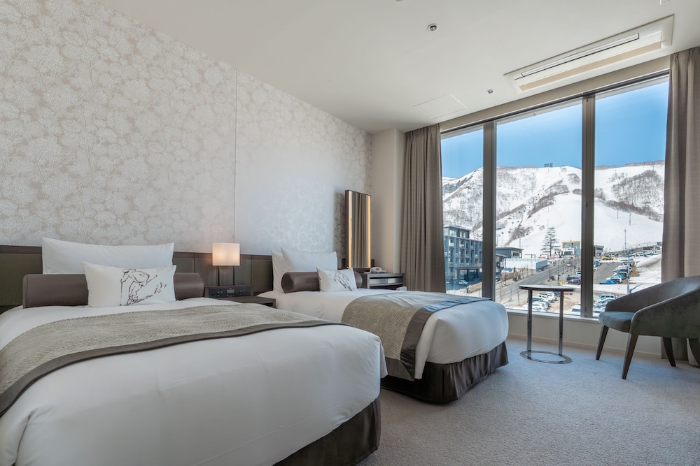 Penthouse, 6 Beds, King Bed, Bunk Bed, Mountain and Yot Mountain View