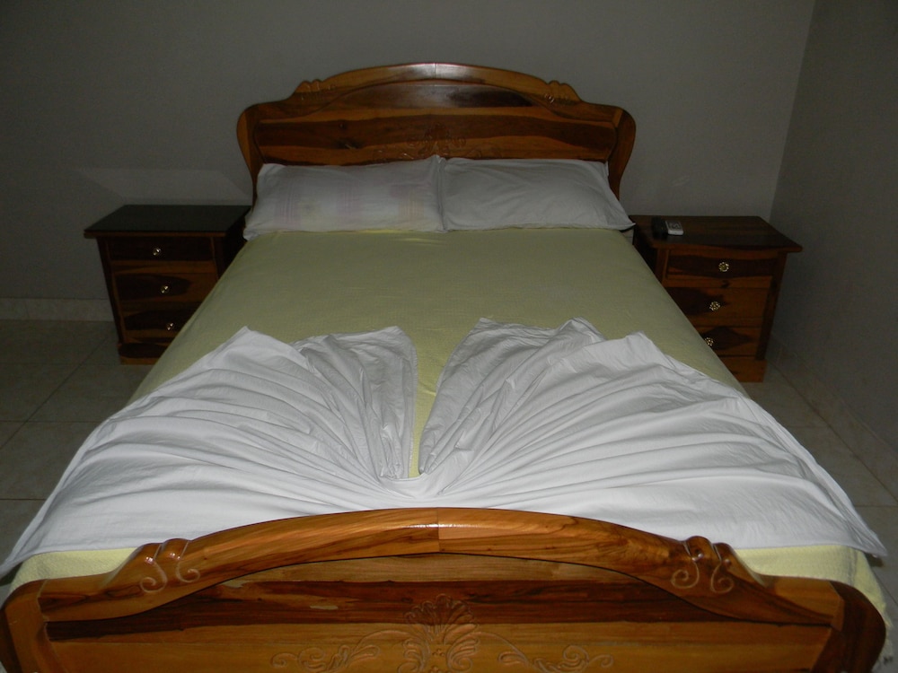 RIO GUAYAS HOTEL 15/30
