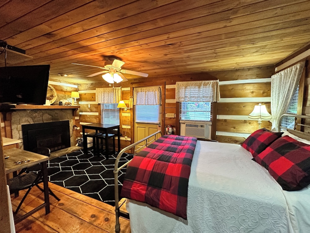Mountainaire Inn and Log Cabins 19/50