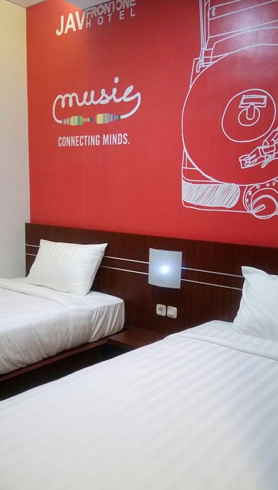 JNJ FRONT ONE HOTEL LAHAT 20/26