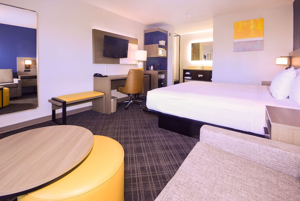 Standard, King Bed, Accessible