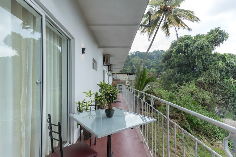 Tamarind Tree Inn 6/47