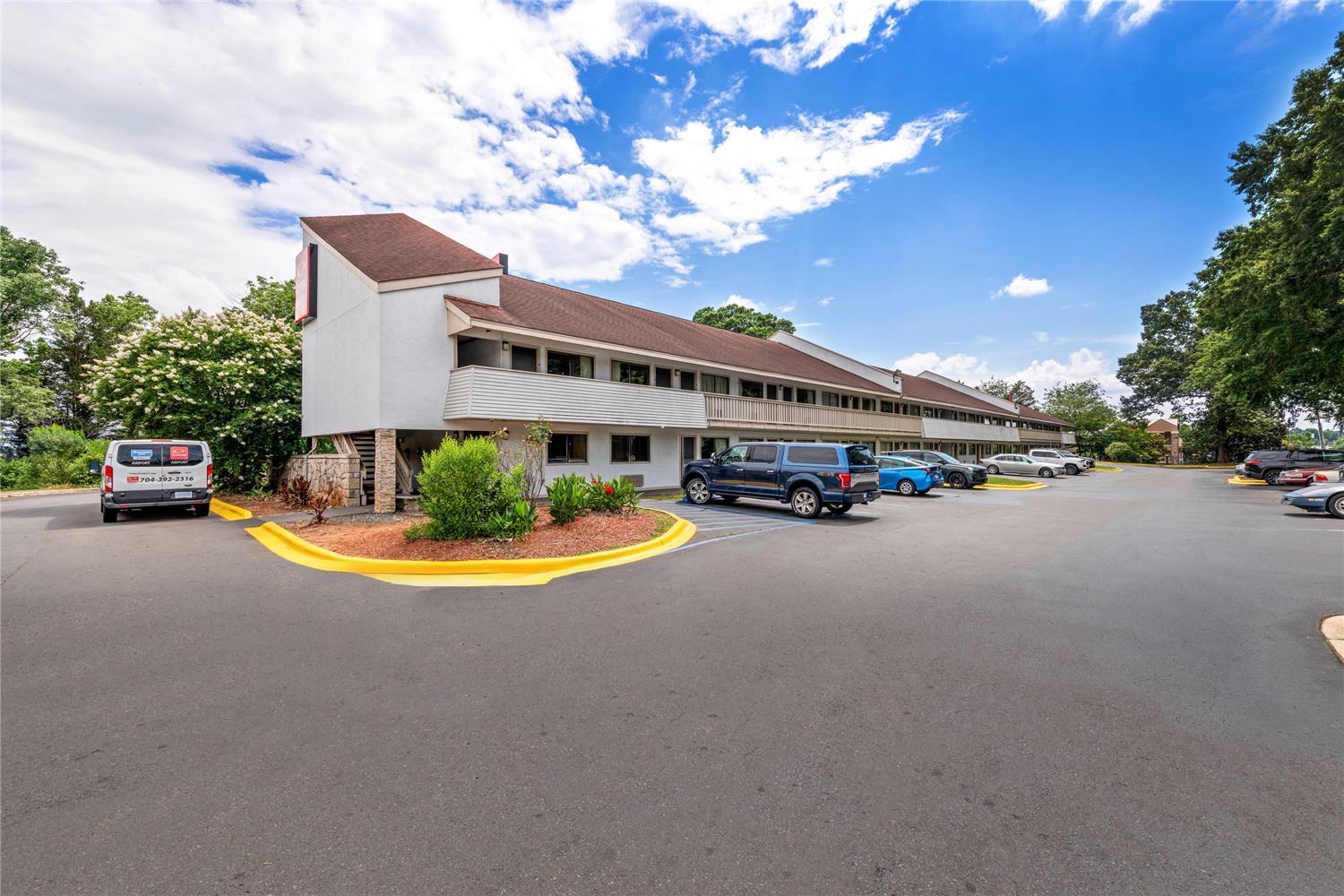 Econo Lodge Charlotte Airport 11/16
