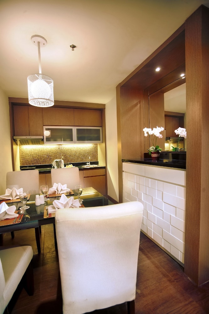 The Malibu Suites Balikpapan 15/36