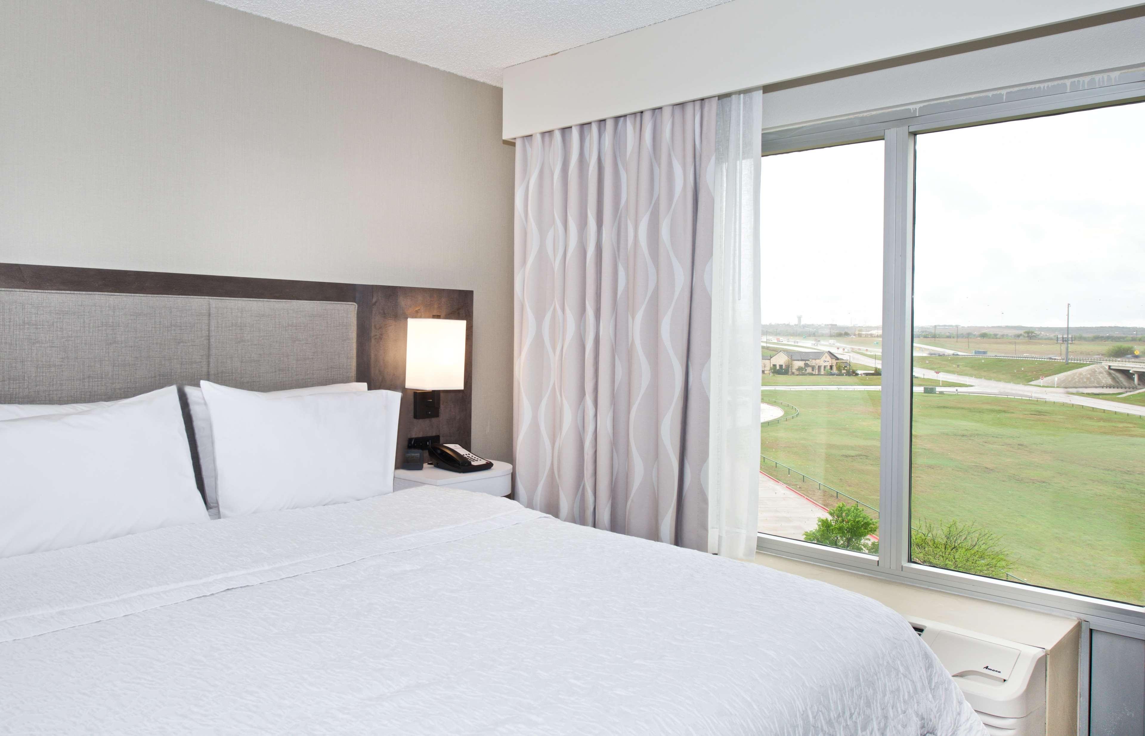 ROOM, KING BED