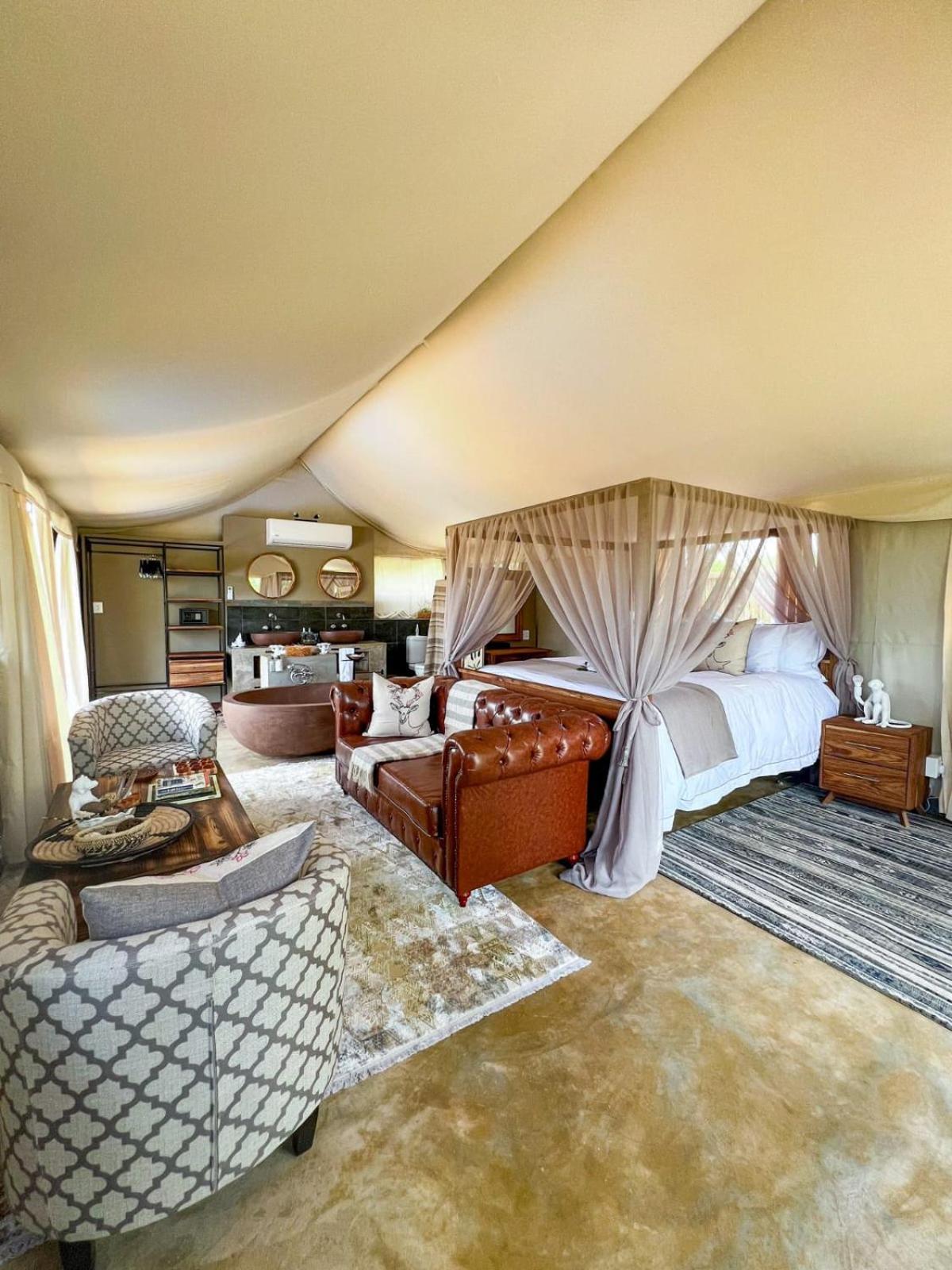 Umkumbe Bush Lodge 2/18