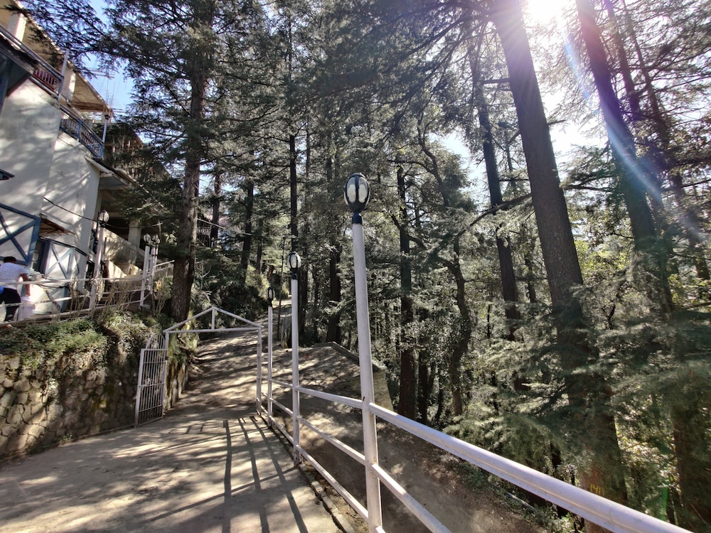 Shimla British Resort 42/50