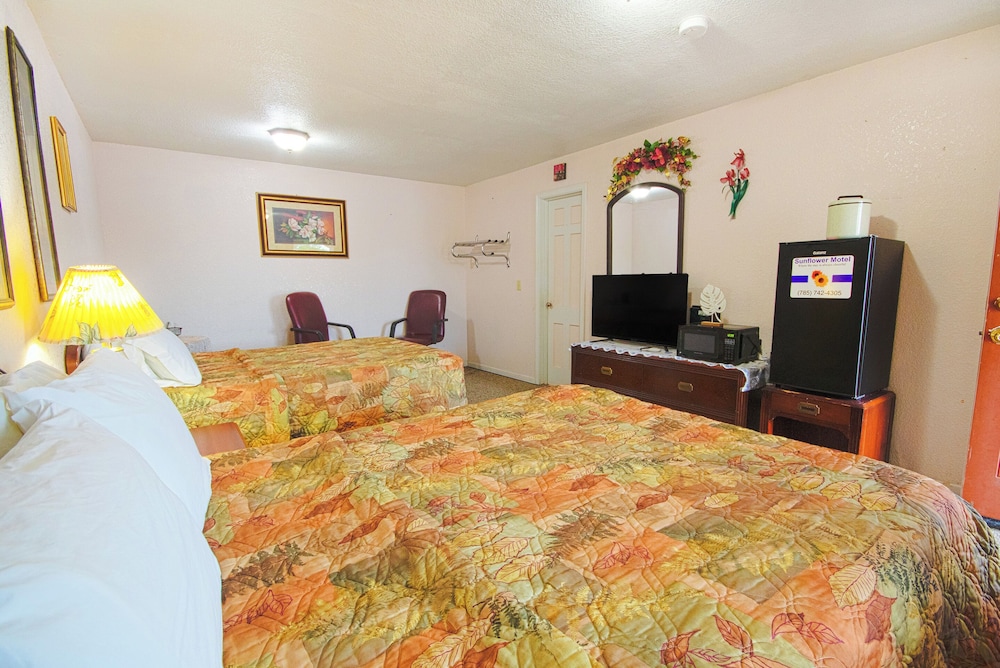 Sunflower Motel Hiawatha By OYO 32/53