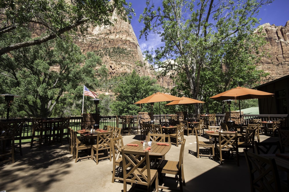 Zion Lodge Inside The Park 28/41