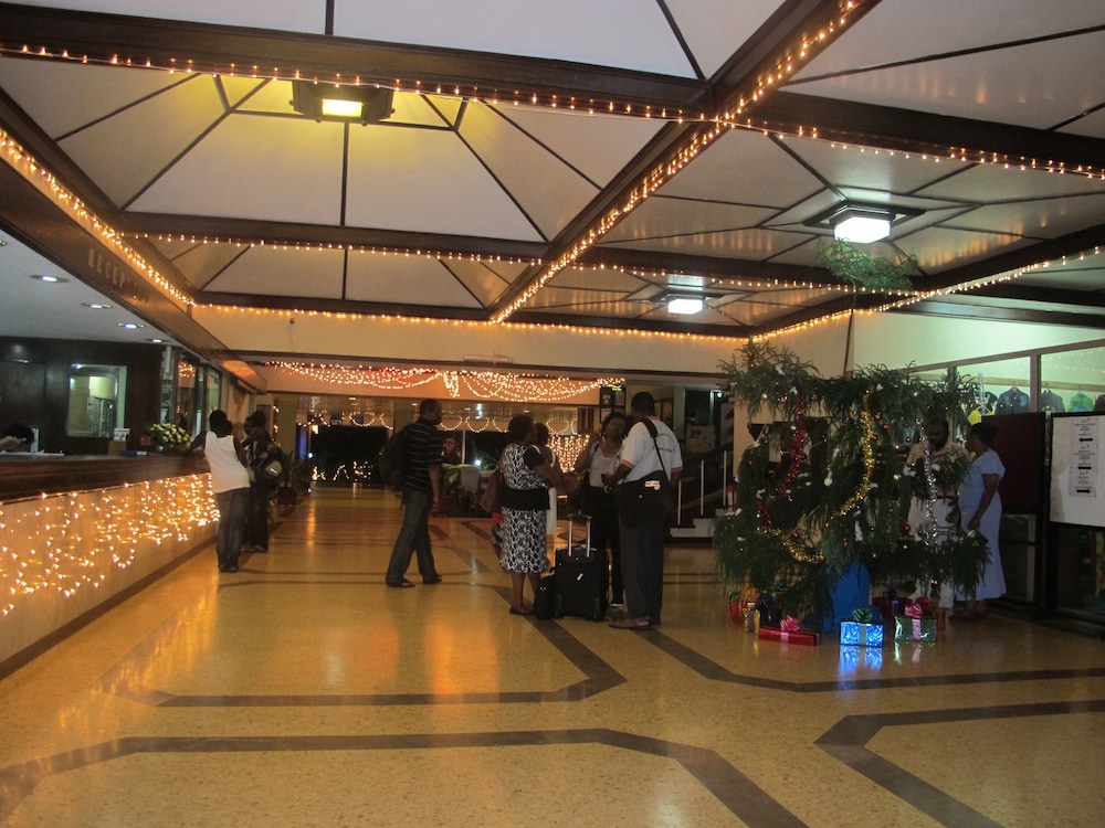Mombasa Beach Hotel 5/39