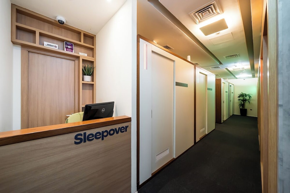Sleep N Fly Sleep Lounge A Gates Terminal 3 Transit Only 11/50
