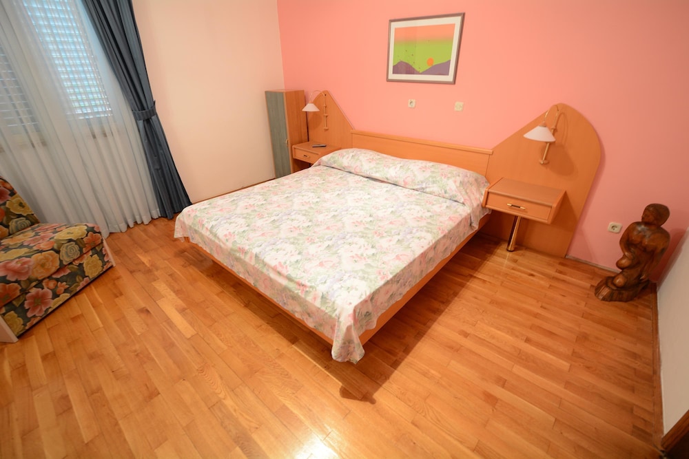 Villa Ratac 23/63