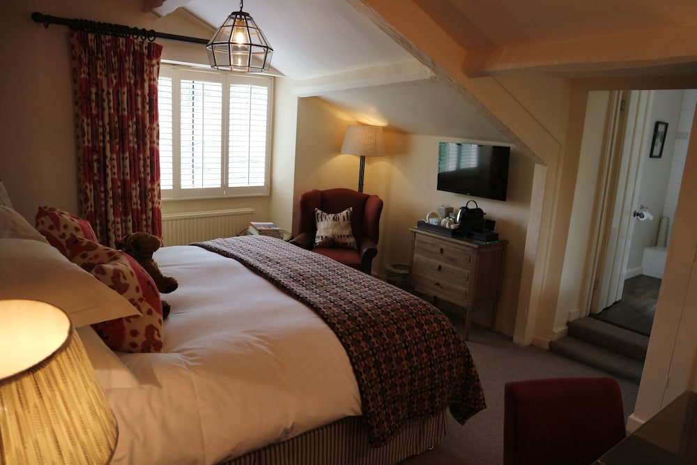 The Manor House 17/66