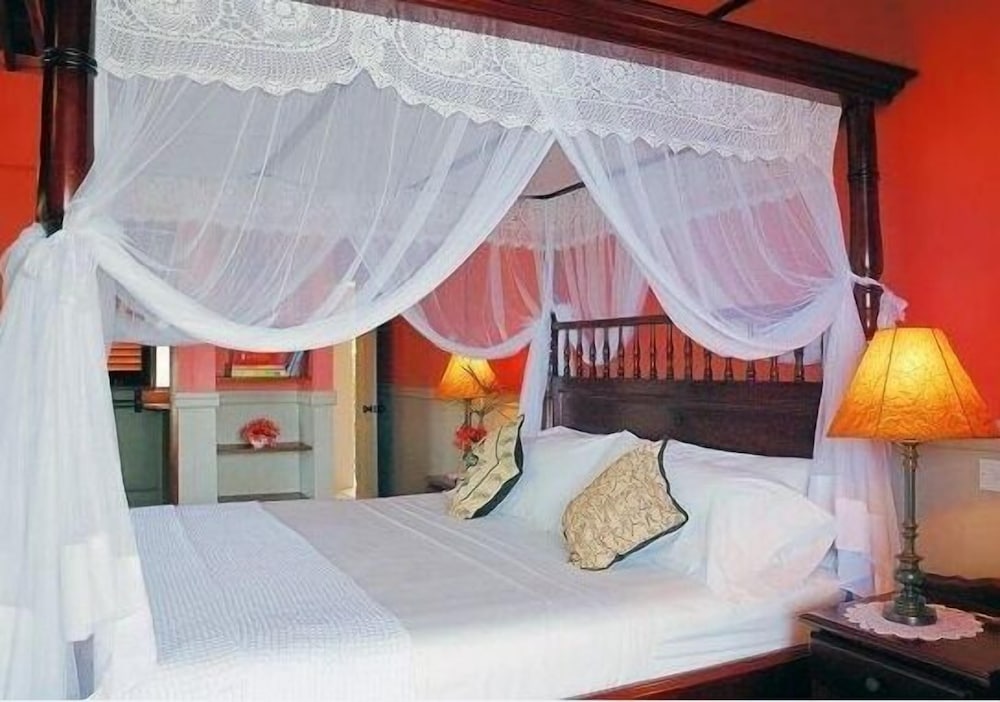 SPRING HOUSE BEQUIA 15/50