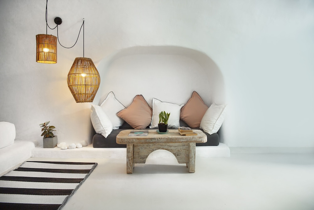 INTERIOR, CAVE, SUPERIOR, CALDERA VIEW, PLUNGE POOL