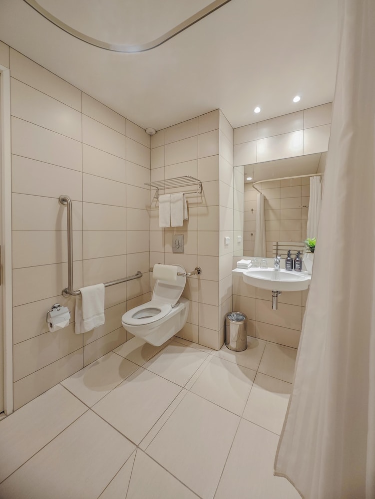 Rydges Latimer Christchurch 48/50