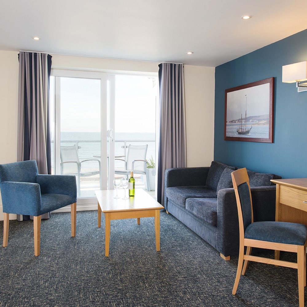 Sandbanks Hotel 54/61