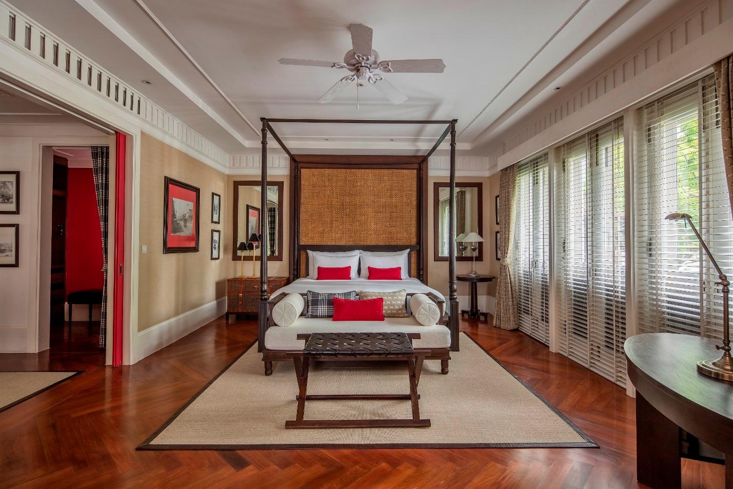 William, Suite, King Bed, Sofa, Terrace