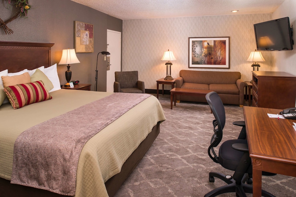 Best Western Plus Black Oak 15/76