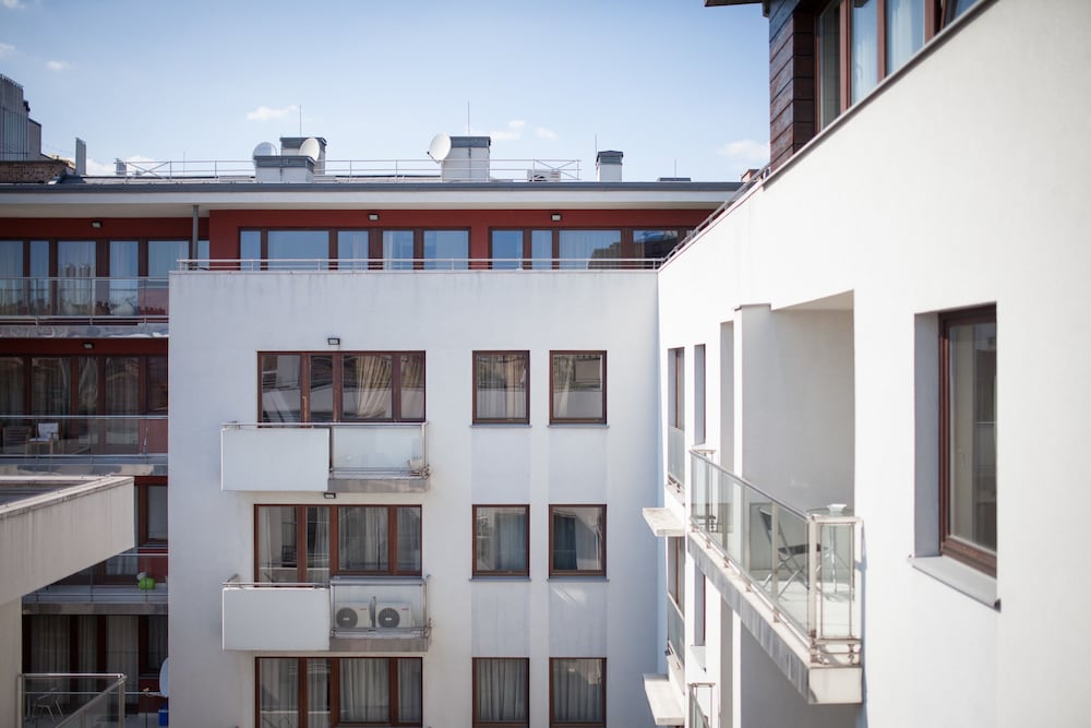 Quality Point Apartment 2/44