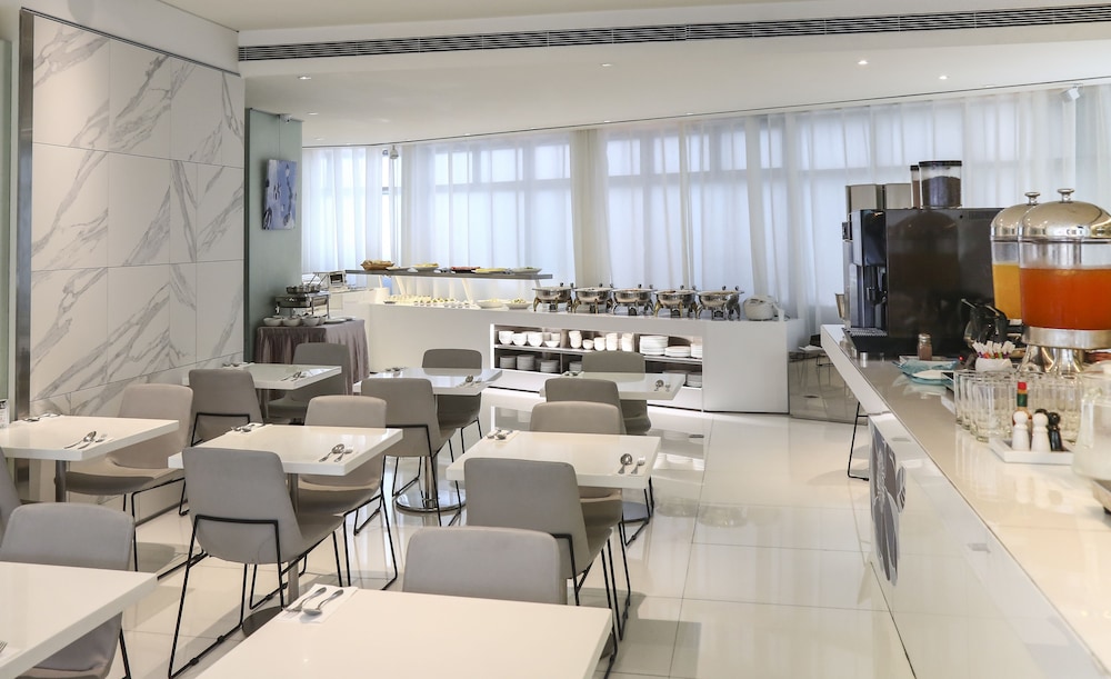 Ambience Hotel 47/58