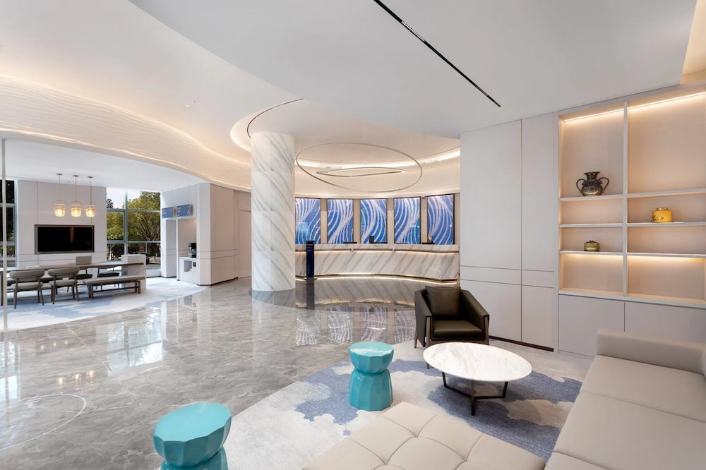 Holiday Inn Express Shanghai Gumei 31/56