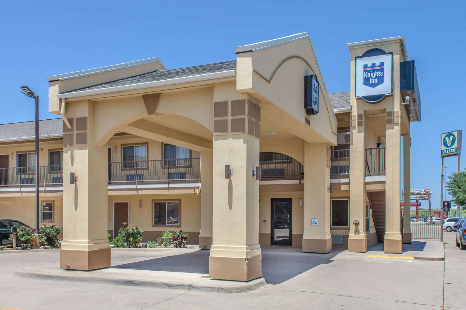 Knights Inn - Forest Hill, TX 4/18