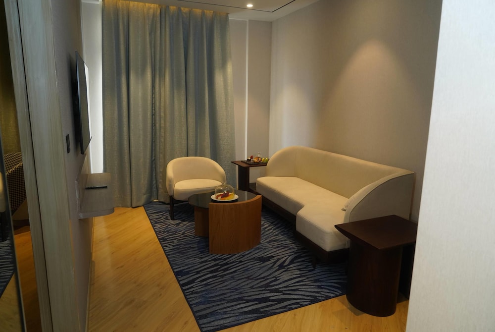 Ramada Plaza by Wyndham Chandigarh Zirakpur 33/58