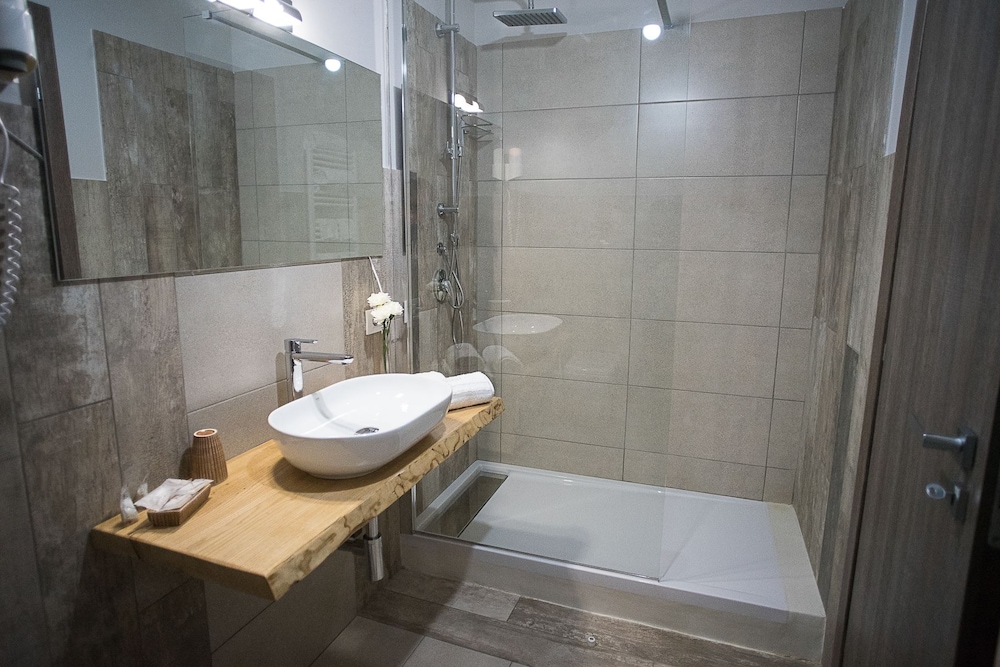 Sorahnia Design House 47/48