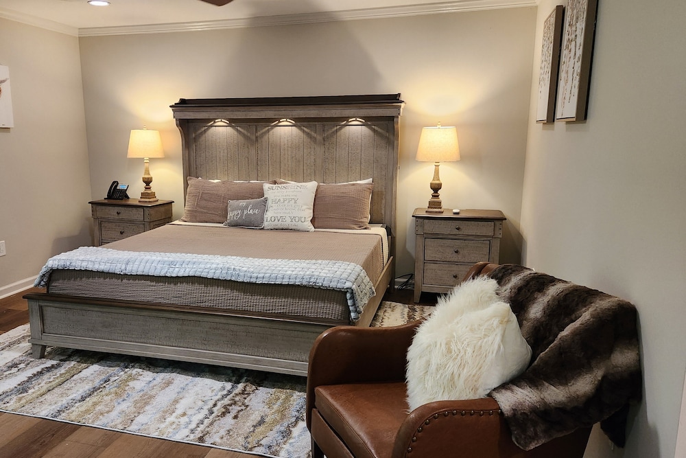 غرفة بريميوم بسرير كينج، Forrest Hills Mountain Resort 5/6