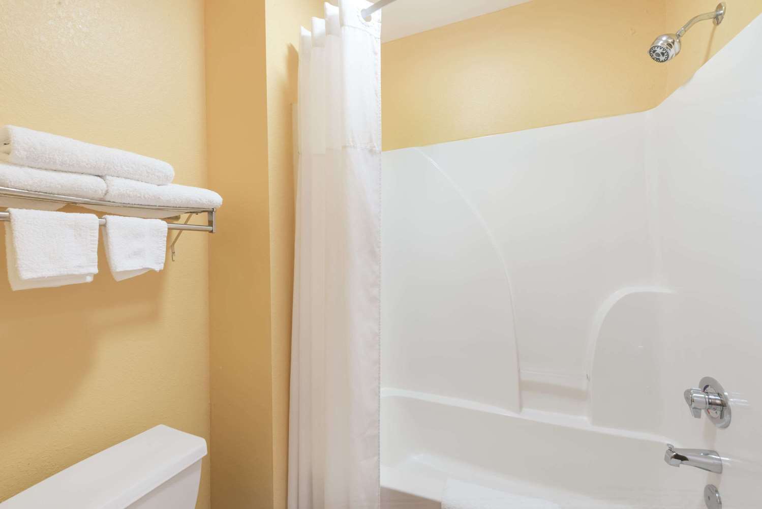 Days Inn by Wyndham Sulphur LA 55/58
