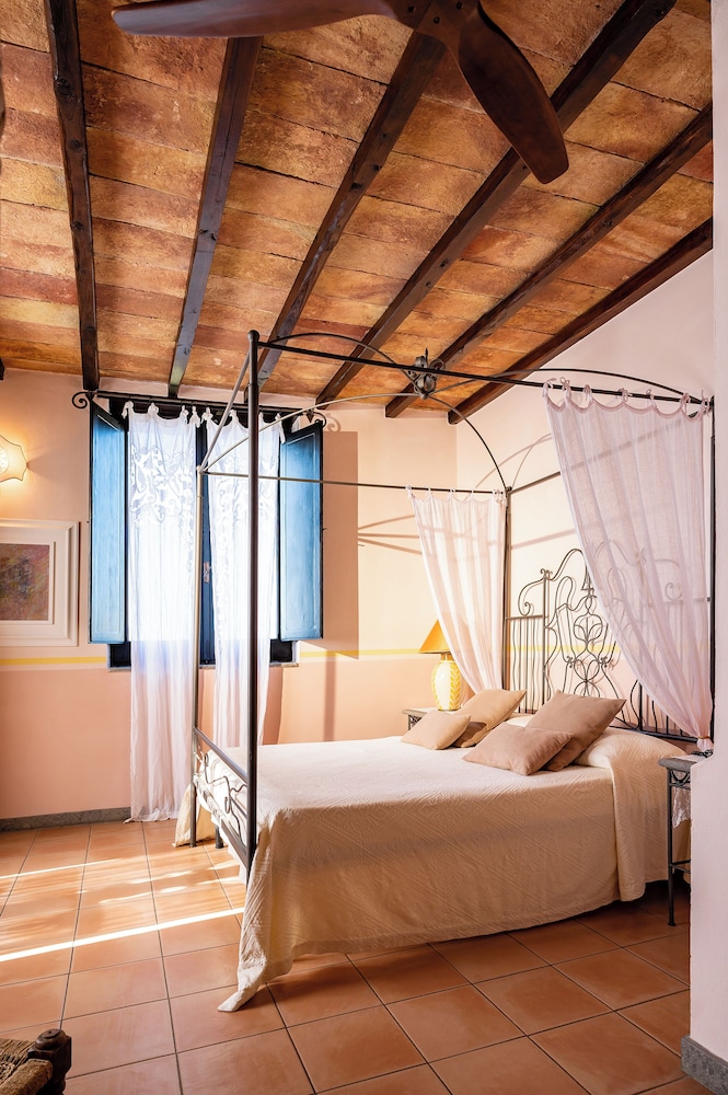 MARULIVO HOTEL 7/50