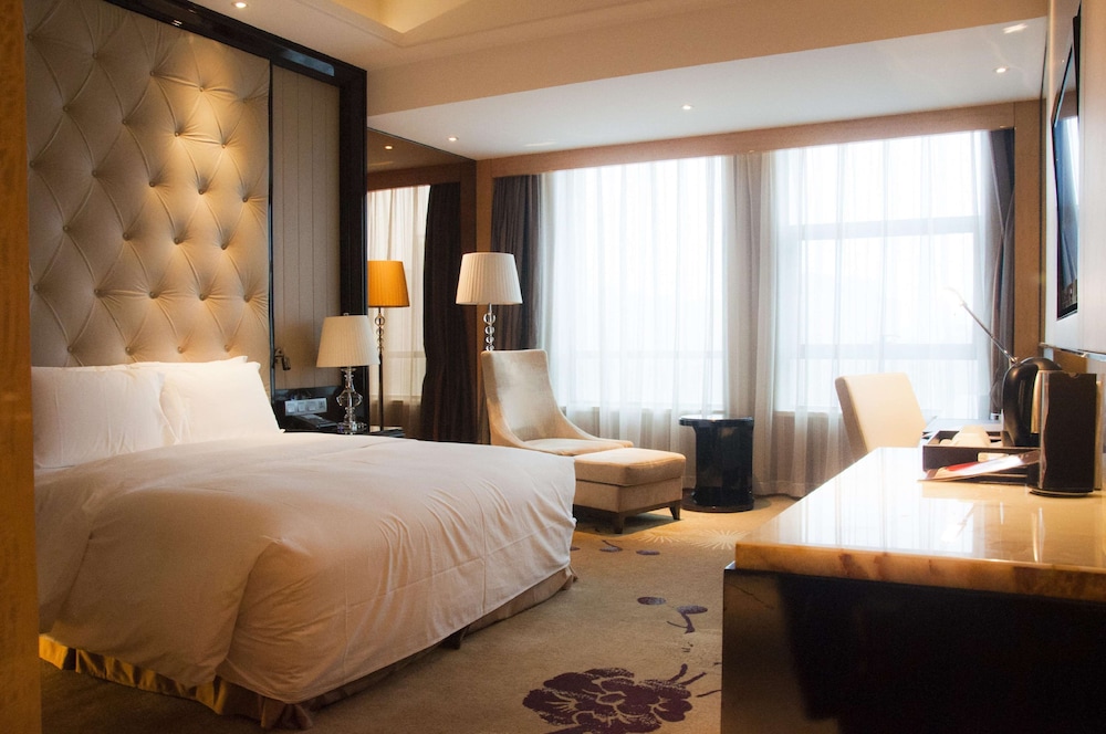 Hilton Nanjing 33/98