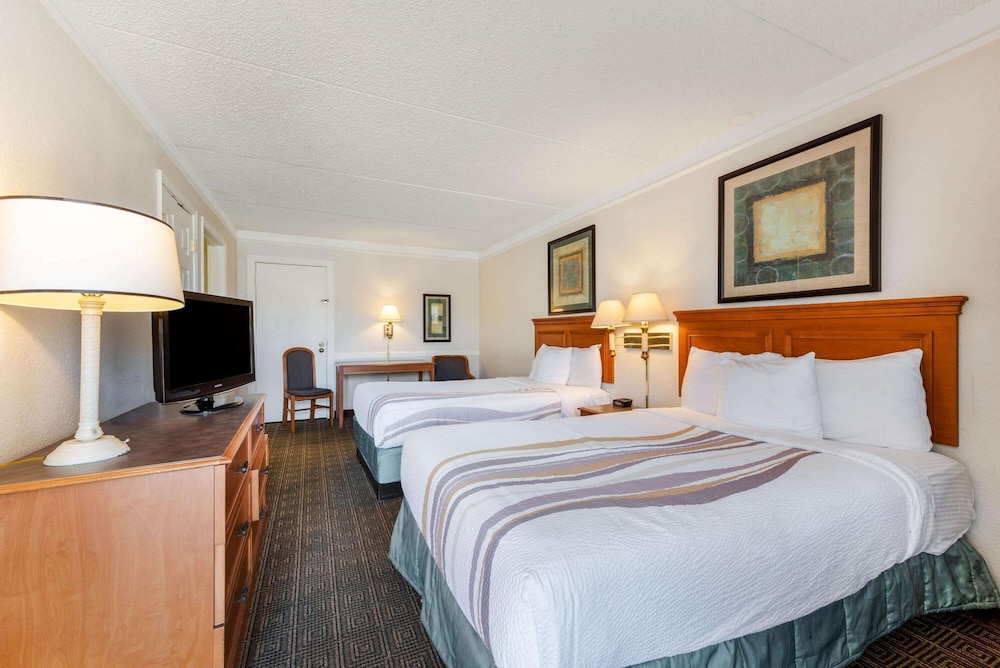 La Quinta Inn by Wyndham Bossier City 16/40